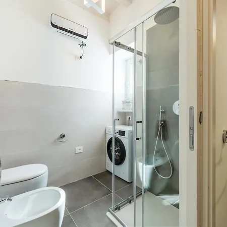 Holiday home Keyroom Patio & Parking Near Como
