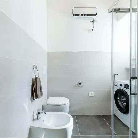 Keyroom - Patio & Parking Near Appartement