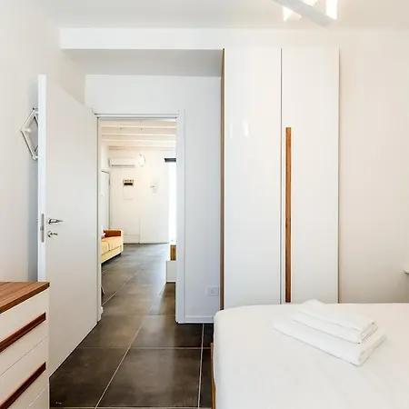 Keyroom Patio & Parking Near * Como