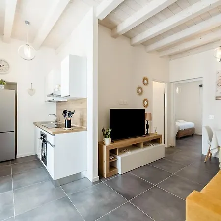 Keyroom - Patio & Parking Near