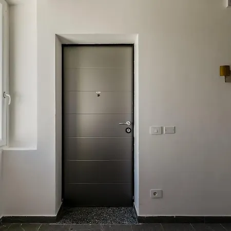 Keyroom Patio & Parking Near Casa vacanze