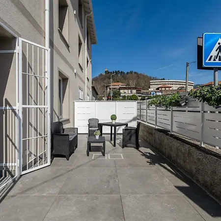 Keyroom Patio & Parking Near