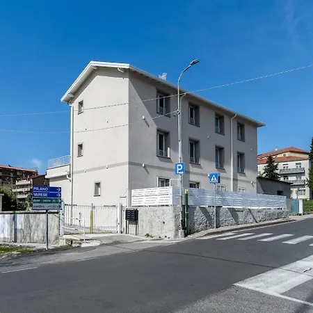 Holiday home Keyroom Patio & Parking Near Como