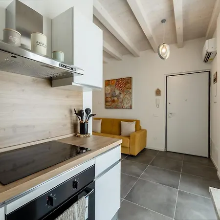 Keyroom Patio & Parking Near