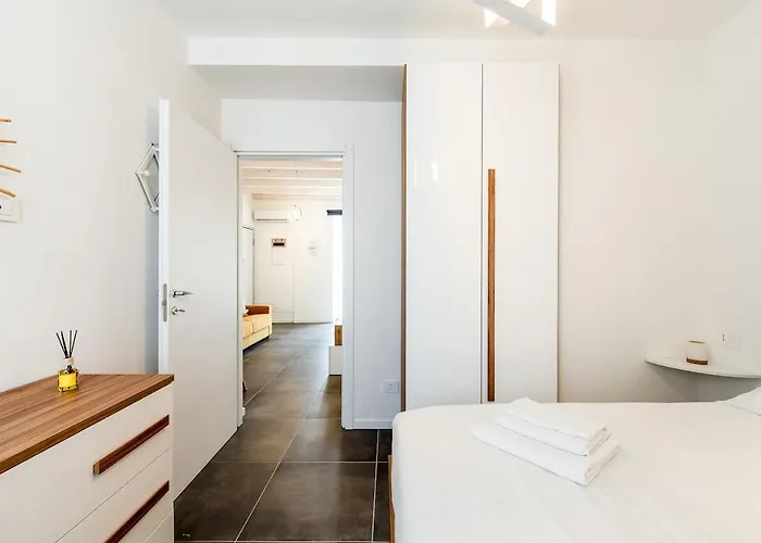 Keyroom - Patio & Parking Near * كومو