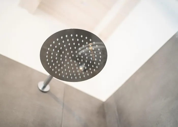 Keyroom - Patio & Parking Near