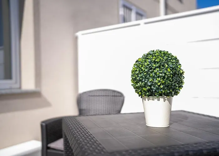Keyroom - Patio & Parking Near *