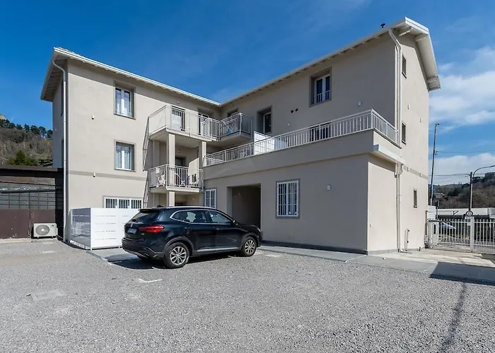 Keyroom - Patio & Parking Near * Como