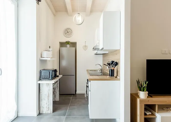 Keyroom - Patio & Parking Near