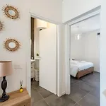Keyroom Patio & Parking Near *