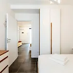 Keyroom Patio & Parking Near * Όπως