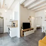 Keyroom Patio & Parking Near
